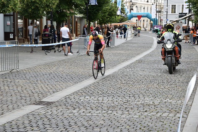 双方之间的 双方之间的